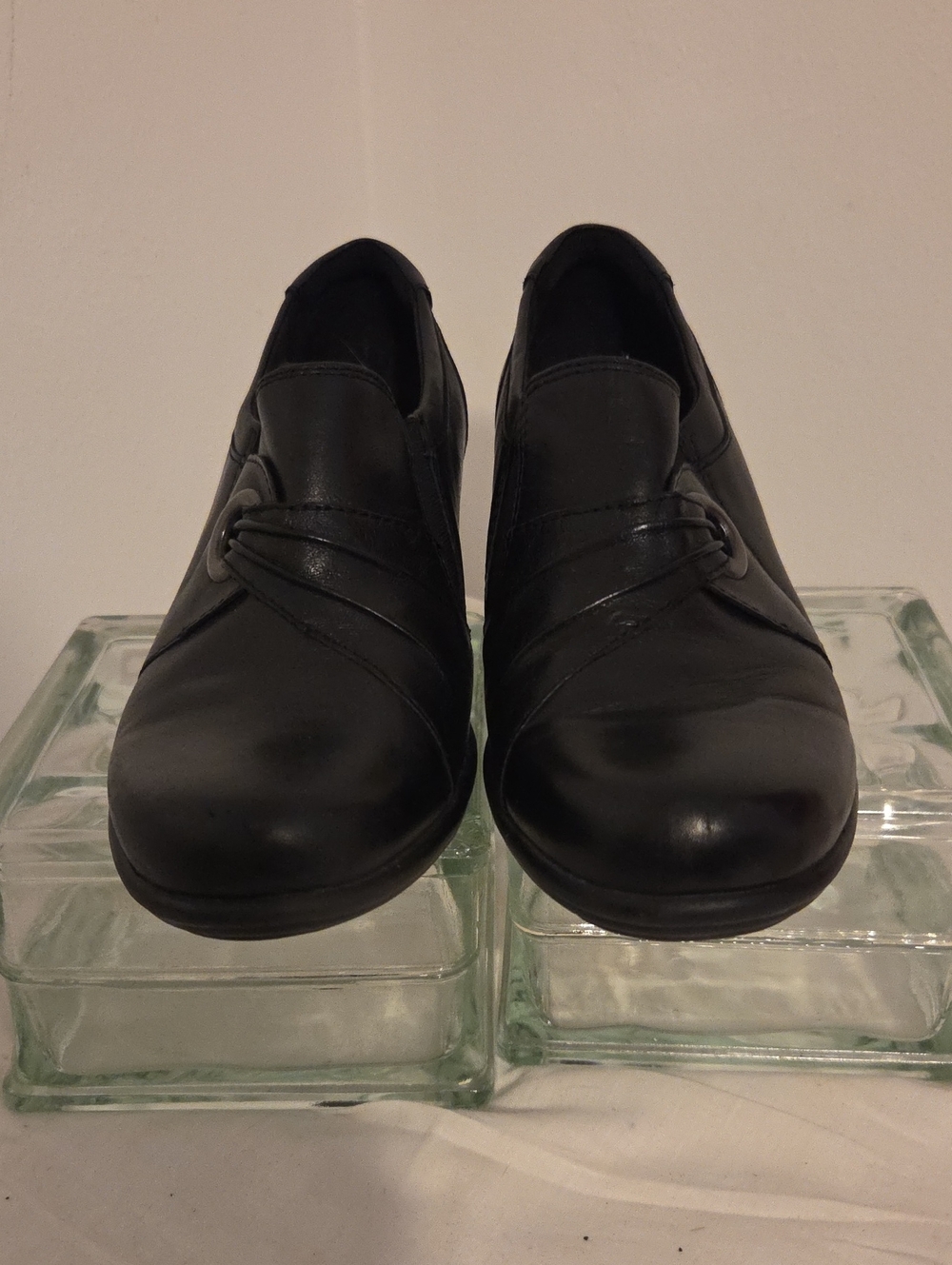 EUC Clarks "Marigold" Black Comfort Shoes With 2" Heel